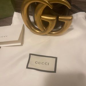 Black large Gucci belt size 90 women The width is 1.5